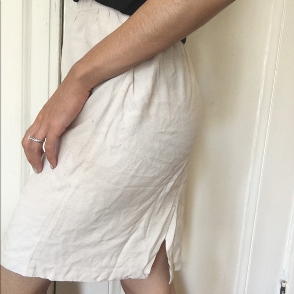 Elastic Pencil skirt in cream color - Picture 4 of 5